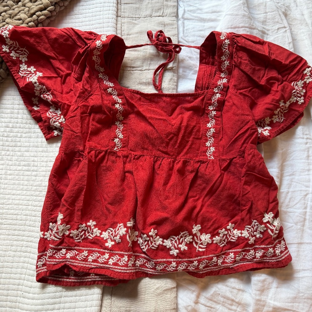 Old Navy Flutter-Sleeve Smocked Embroidery Swing Blouse, Size Petite Large, Red